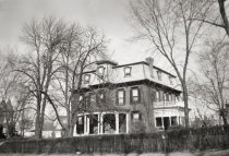 Barton house at 106 South Washington